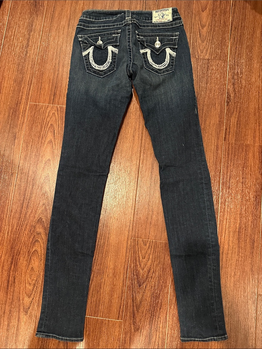 True Religion Women's Skinny Jeans in Dark Blue Wash - Picture 4 of 5